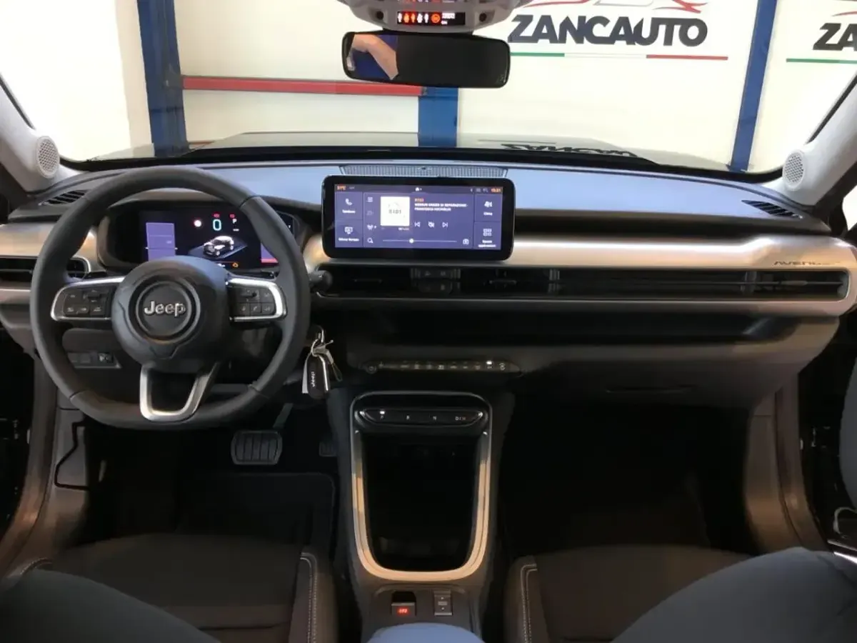 Usata Jeep Avenger EV Altitude 114 kW (156 CV) 2024 Nero SUV