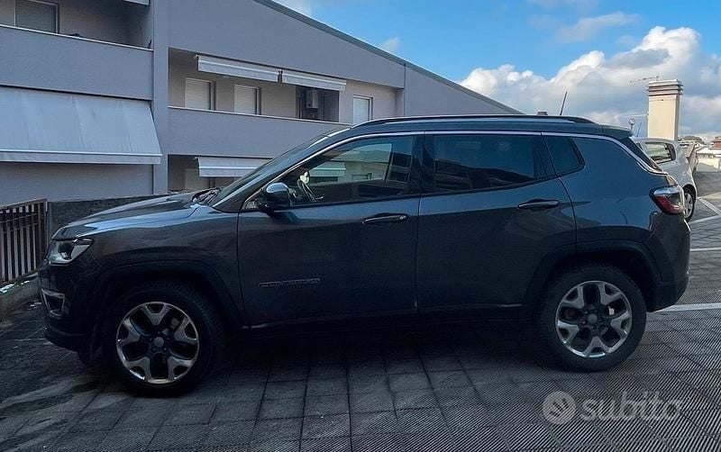 Usata Jeep Compass 140 CV (102 kW) 2019 Grigio SUV