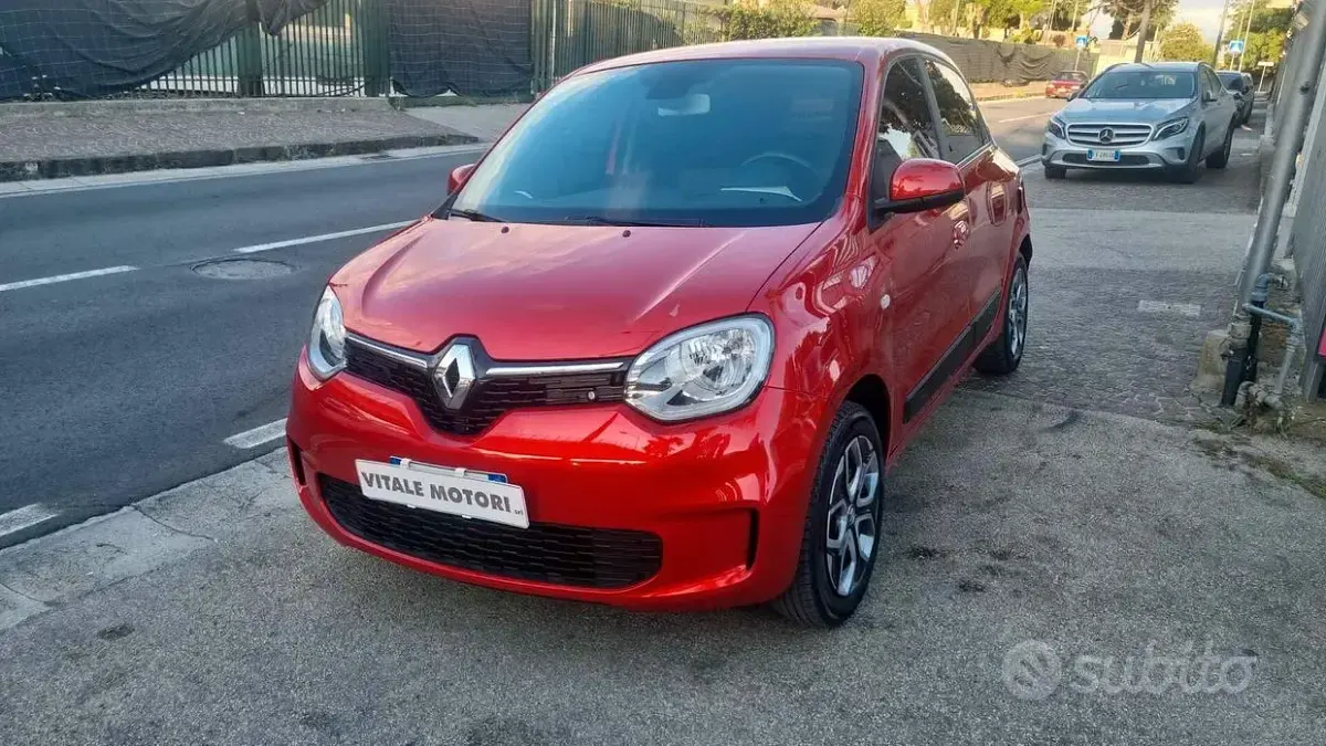 Begagnad Renault Twingo Intens 65 HK (47 kW) 2020 Röd Halvkombi
