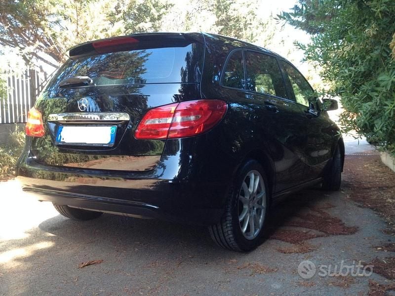 Usata Mercedes B180 Executive 109 CV (80 kW) 2012 Nero Monovolume