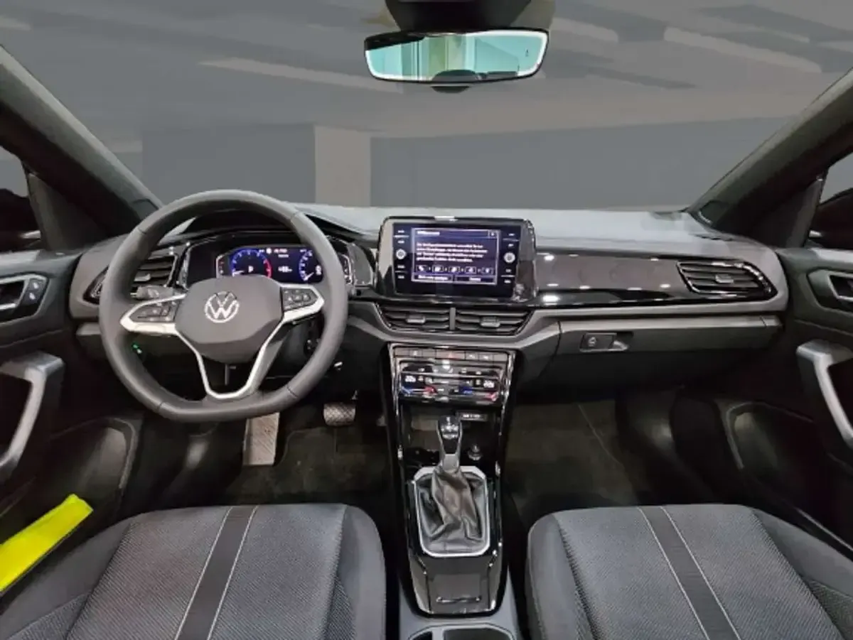 Usata VW T-Roc Style 150 CV (110 kW) 2023 Nero SUV