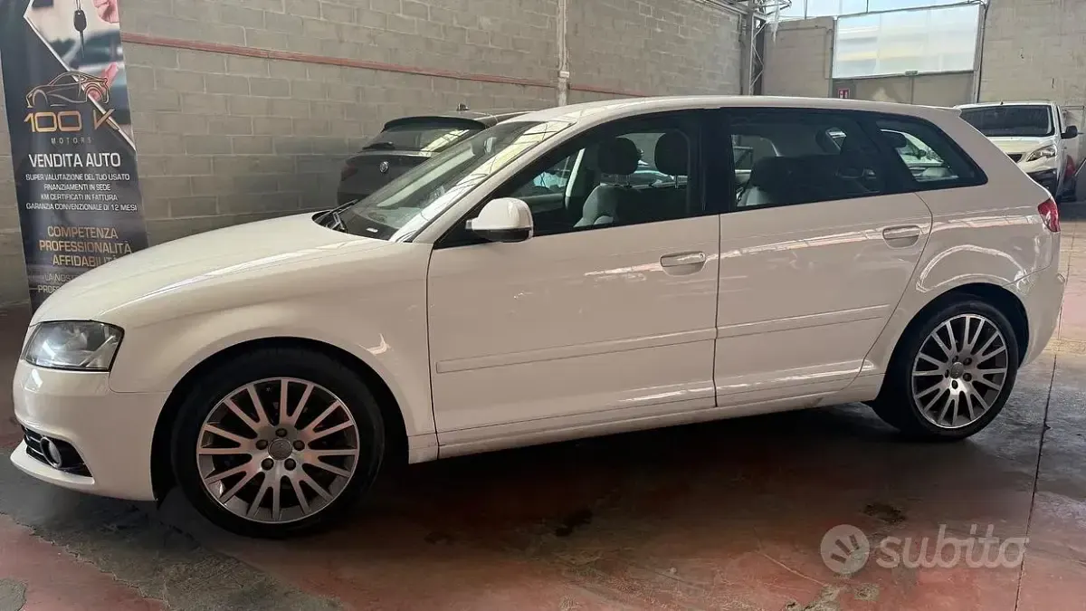 Usata Audi A3 Sportback Ambition 105 CV (77 kW) 2012 Bianco Utilitaria