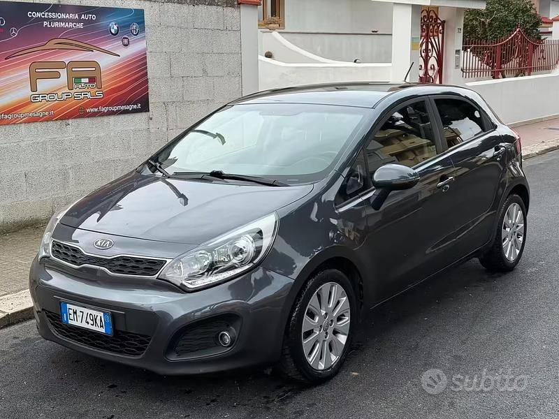 Usata Kia Rio EX 90 CV (66 kW) 2012 Grigio Berlina