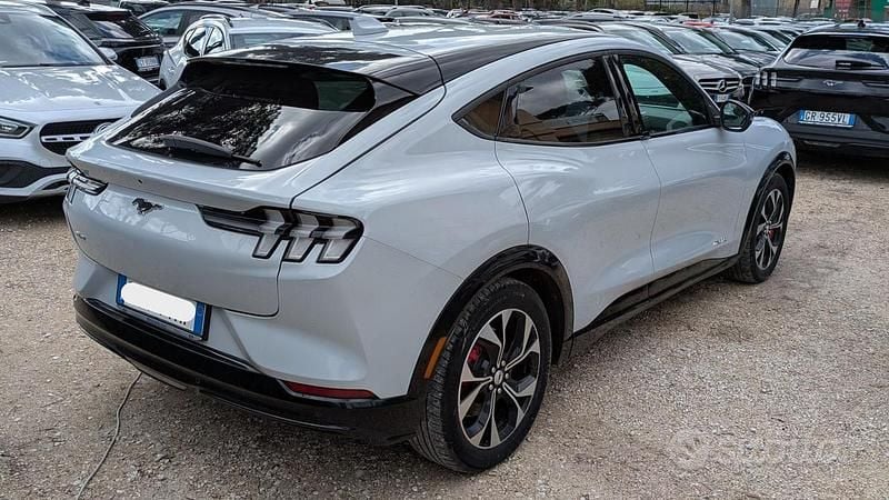 Usata Ford Mustang 269 CV (197 kW) 2023 Bianco Coupé
