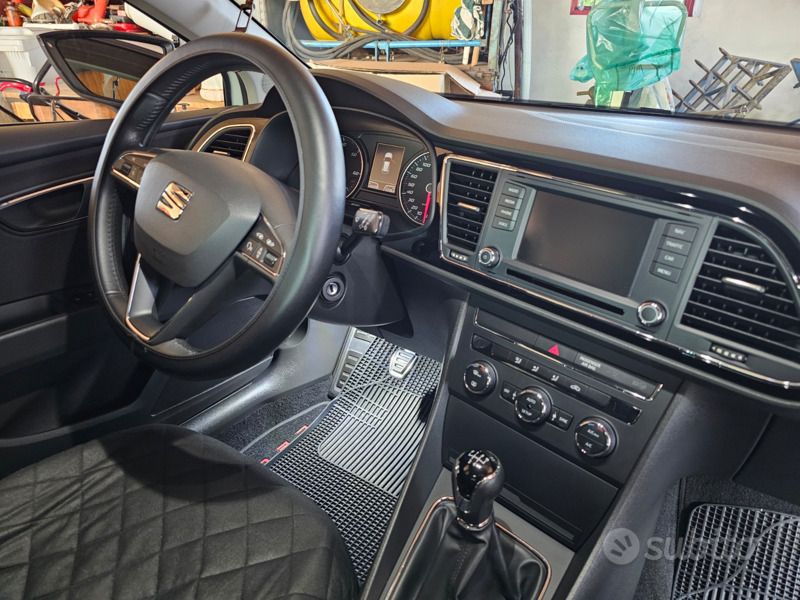 Usata 2013 Seat Leon Tre volumi | 10.500 € (Molto cara) - Immagine 1/4