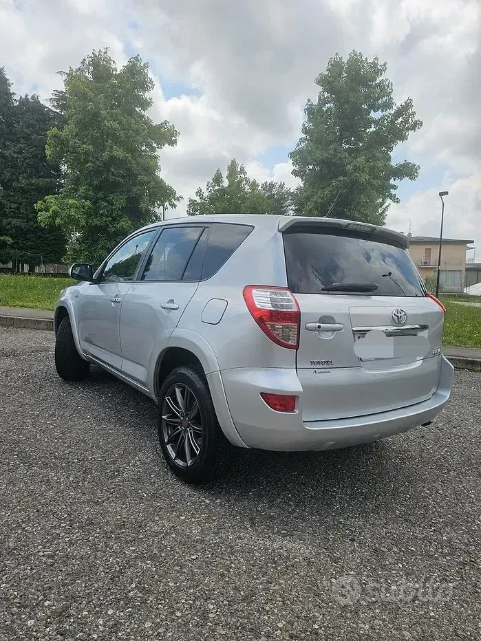 Usata Toyota RAV4 150 CV (110 kW) 2010 Grigio SUV
