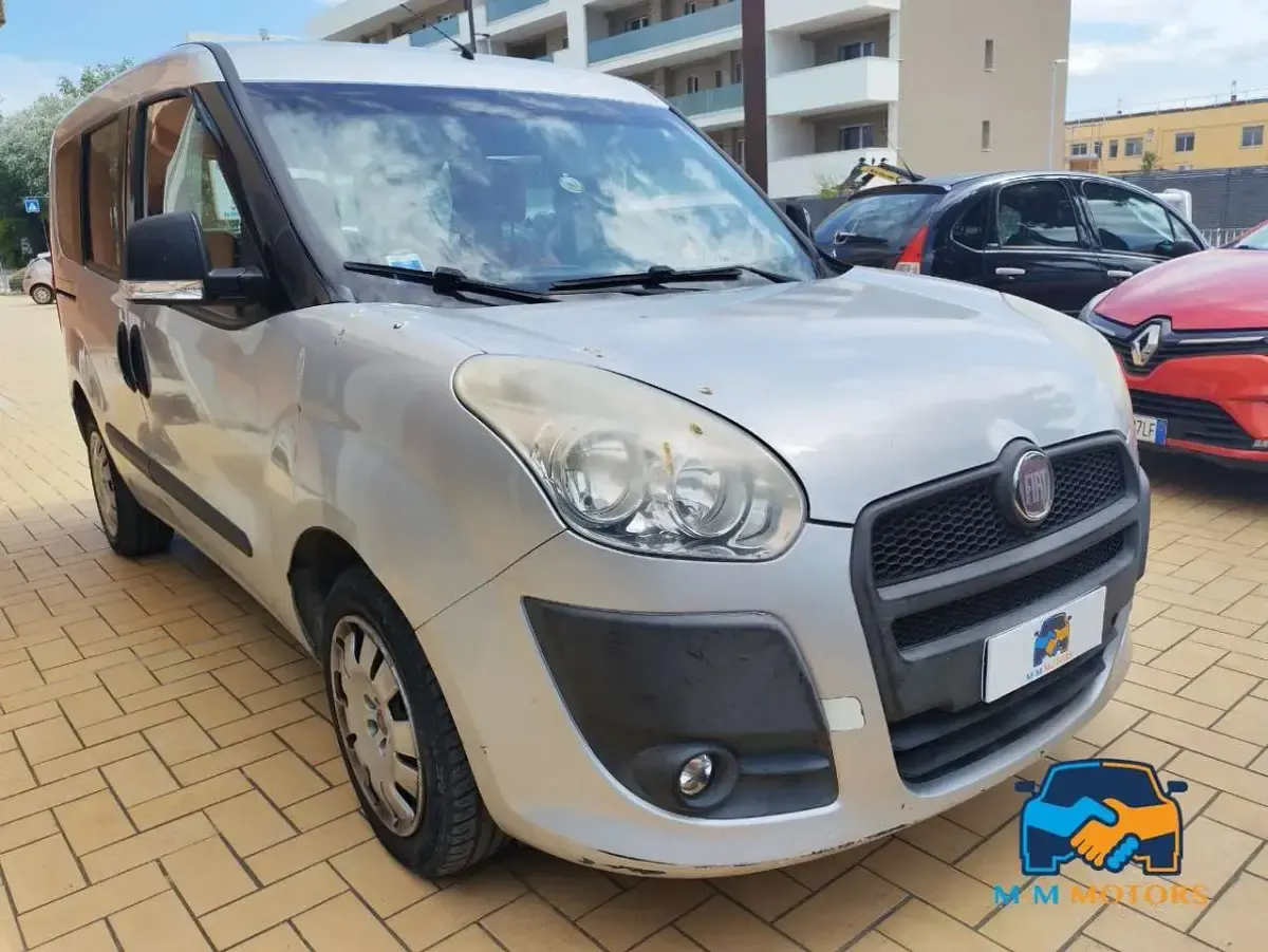 Usata Fiat Doblò Dynamic 120 CV (88 kW) 2012 Grigio Monovolume