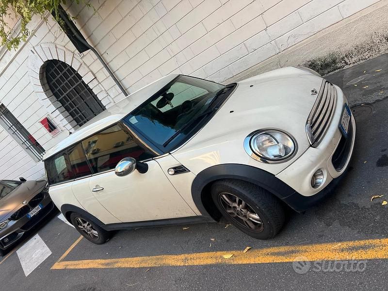 Bianco Usata 2013 Mini Cooper Clubman Station wagon | 4799 € (Buon prezzo) - Immagine 1/4