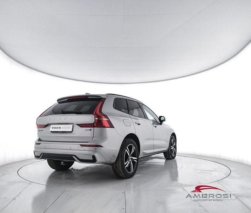 Usata Volvo XC60 R-Design 197 CV (144 kW) 2022 Grigio SUV