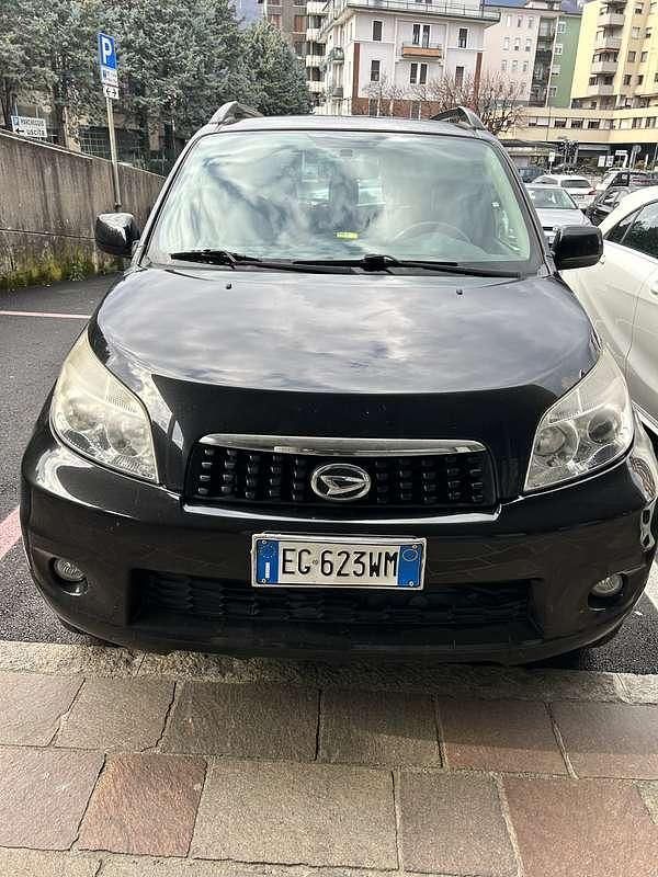 Usata Daihatsu Terios 86 CV (63 kW) 2011 Nero SUV