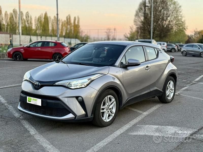 Usata Toyota C-HR Active 98 CV (72 kW) 2021 Grigio SUV