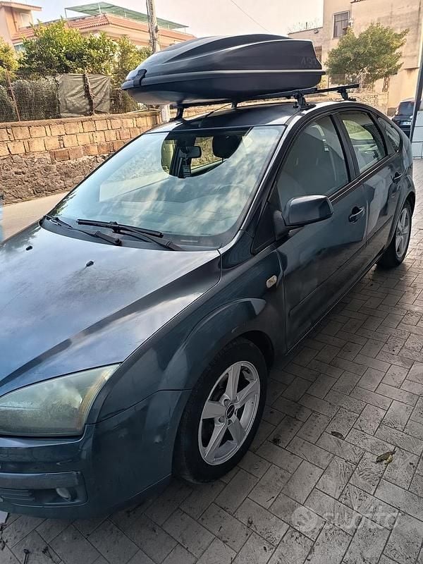 Usata Ford Focus 90 CV (66 kW) 2005 Grigio Berlina