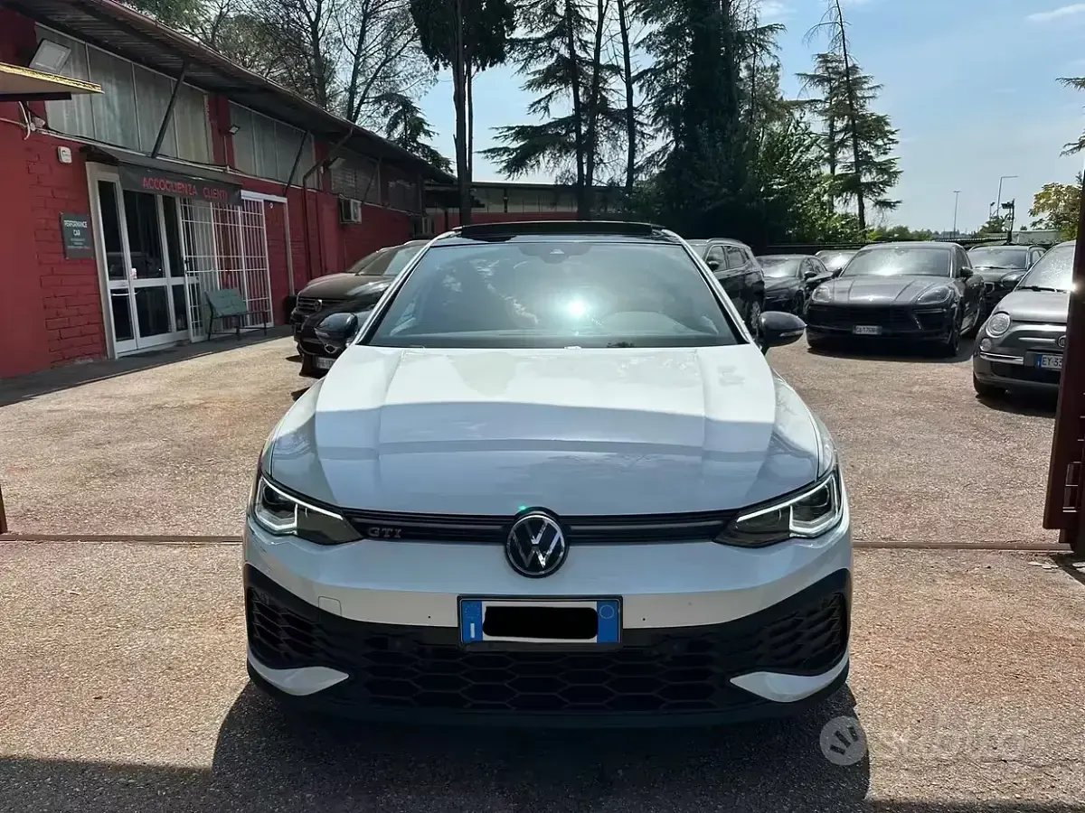 Usata VW Golf VIII GTI Clubsport 300 CV (220 kW) 2022 Bianco Berlina