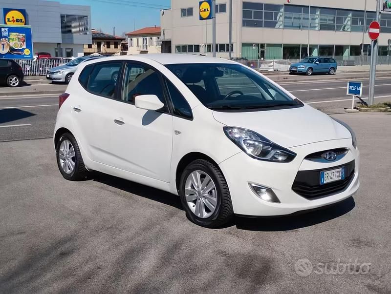 Usata Hyundai ix20 90 CV (66 kW) 2013 Bianco Utilitaria