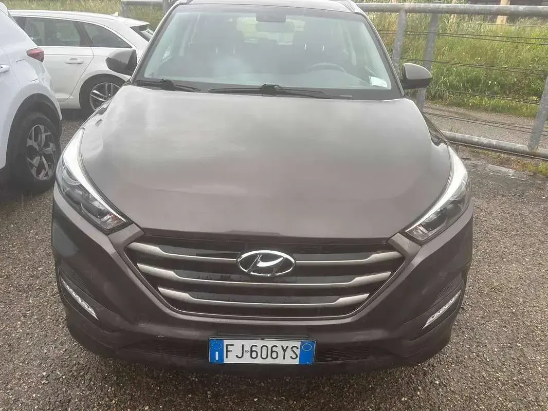 Usata Hyundai Tucson Comfort 116 CV (85 kW) 2016 Grigio SUV