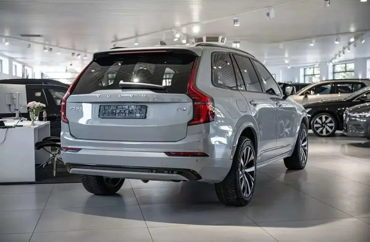 Usata Volvo XC90 Plus 455 CV (334 kW) 2025 Vapour grey SUV