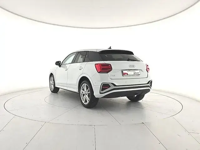 Usata Audi Q2 S-Line 150 CV (110 kW) 2025 Bianco ghiaccio metallizzato SUV
