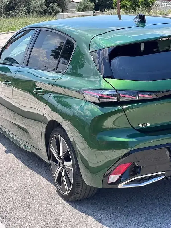 Usata Peugeot 308 GT 131 CV (96 kW) 2022 Verde Berlina