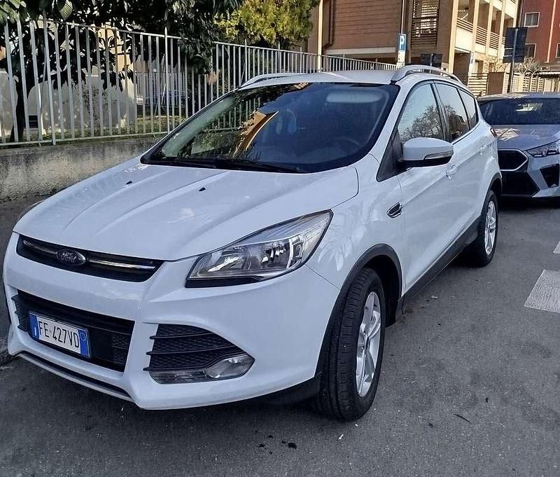 Usata Ford Kuga Titanium 163 CV (119 kW) 2016 Bianco SUV