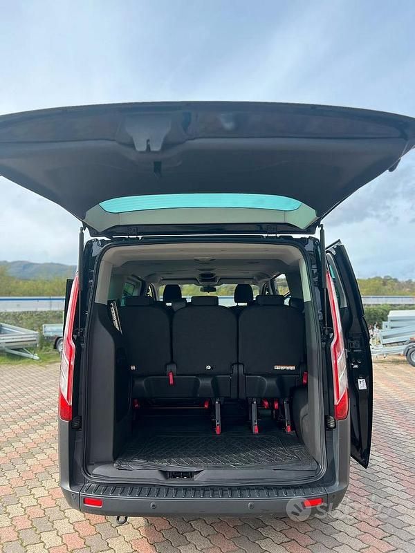 Usata Ford Tourneo Titanium 125 CV (91 kW) 2014 Nero Monovolume