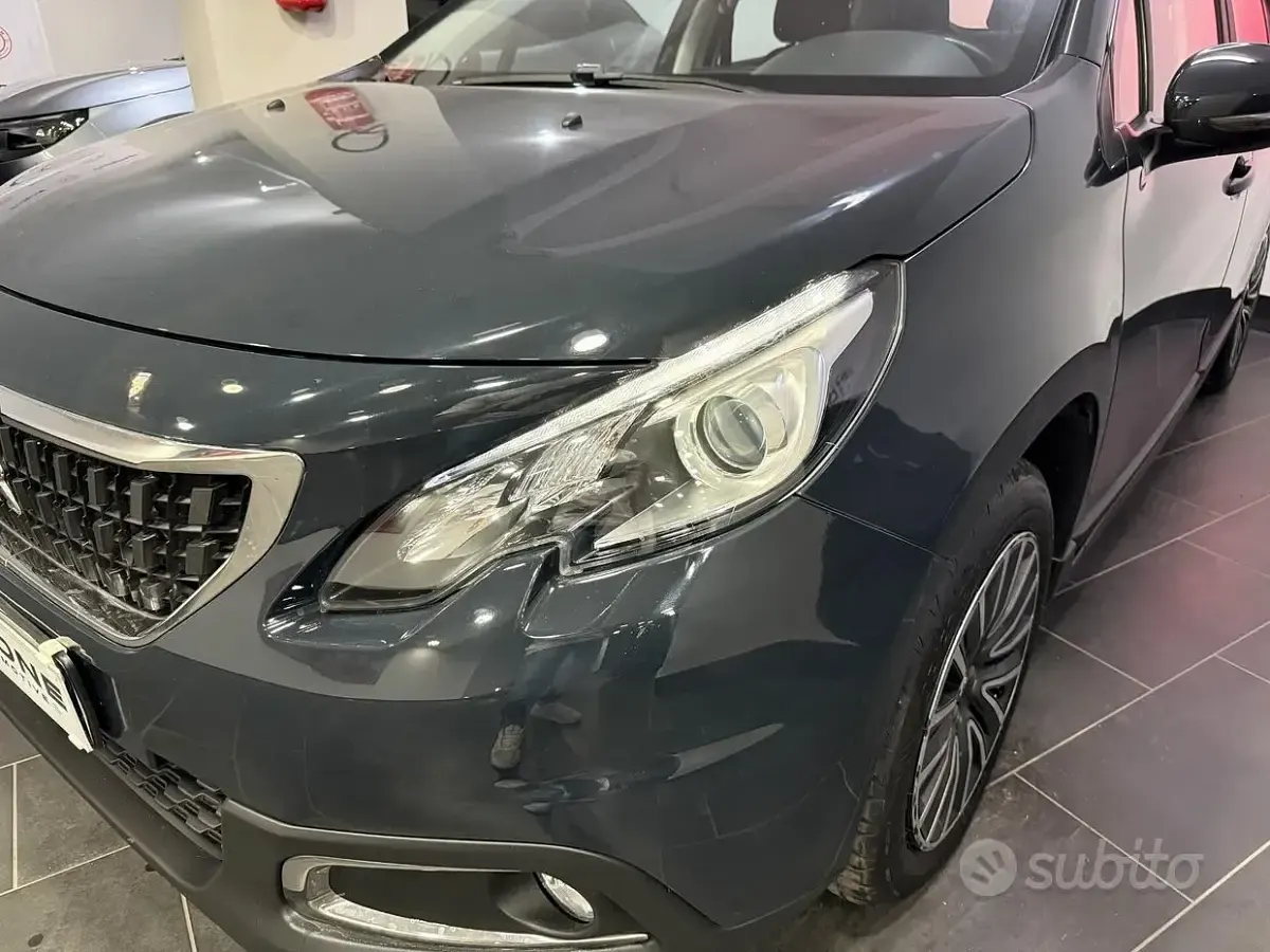 Usata Peugeot 2008 Active 110 CV (80 kW) 2019 Bluazzurro SUV