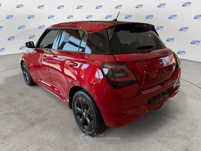 Nuova Suzuki Swift 83 CV (61 kW) 2025 Rosso Utilitaria