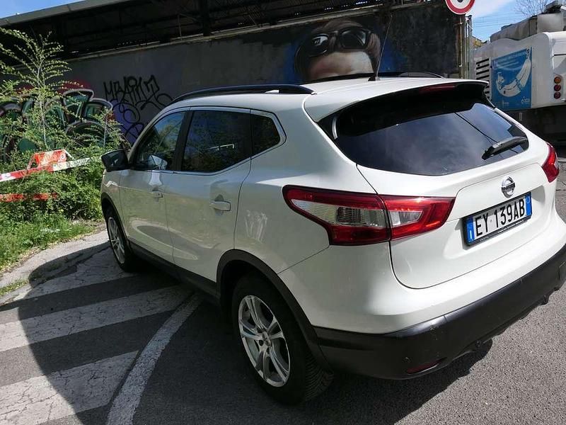 Usata Nissan Qashqai Tekna 131 CV (96 kW) 2015 Bianco SUV