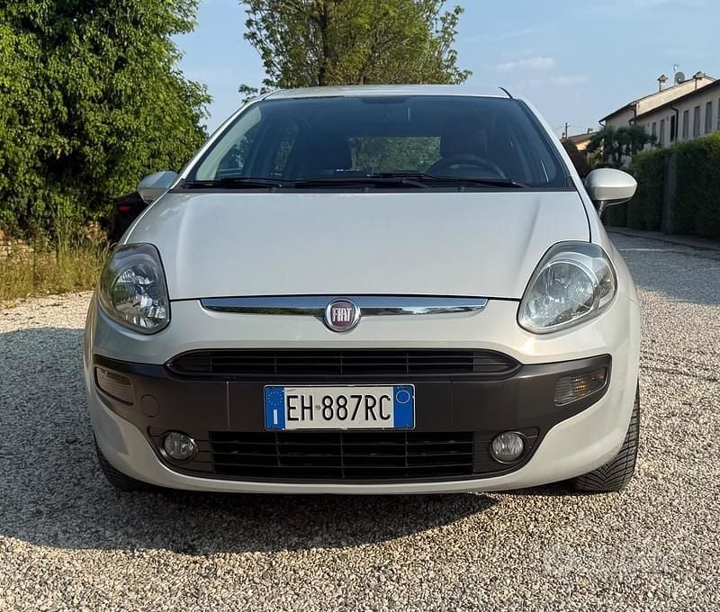 Usata Fiat Punto Evo Dynamic 75 CV (55 kW) 2011 Grigio Utilitaria