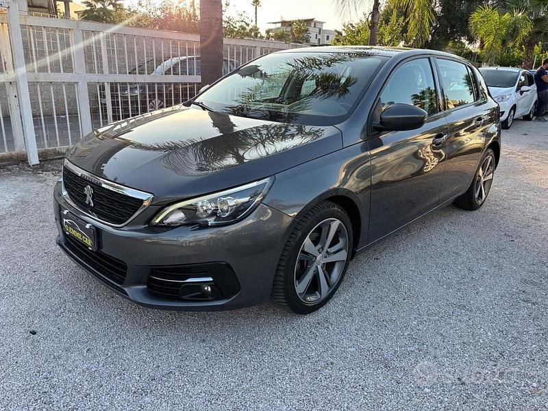 Usata Peugeot 308 Business-Line 100 CV (73 kW) 2017 Grigio Berlina
