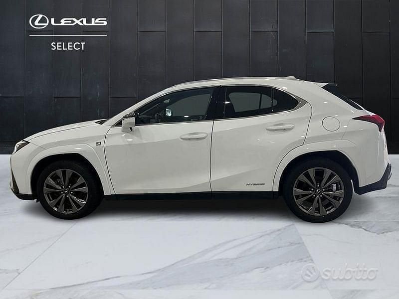 Usata Lexus UX 250h Sport Line 184 CV (135 kW) 2021 Bianco SUV
