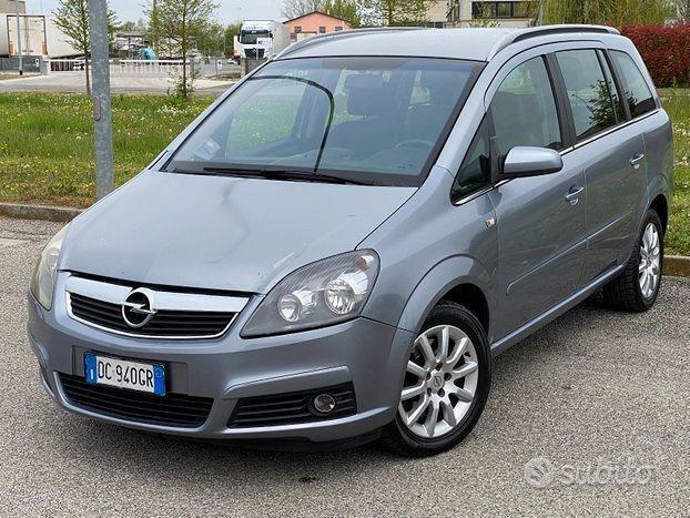 Venduto Opel Zafira 1.6 Metano 7 post. - auto usate in vendita