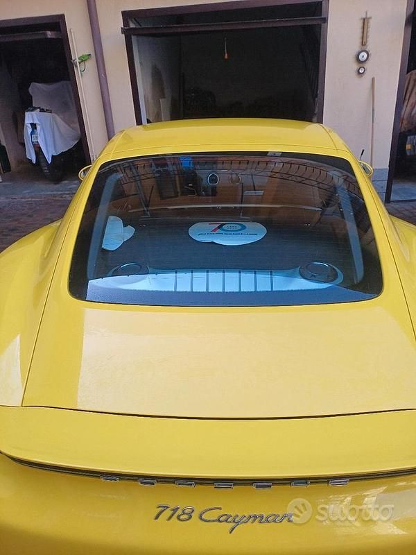 Usata Porsche 718 300 CV (220 kW) 2018 Giallo Coupé