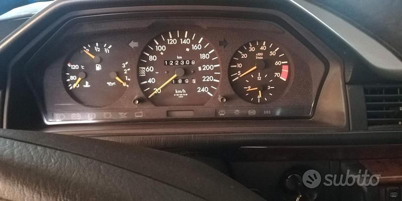 Usata Mercedes E200 1993 Berlina