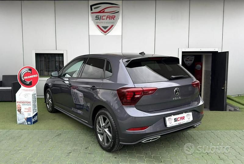 Usata VW Polo R-line 95 CV (69 kW) 2022 Grigio Utilitaria