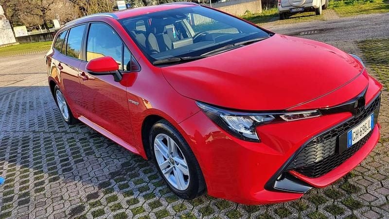 Usata Toyota Corolla Business Edition 98 CV (72 kW) 2021 Rosso Station wagon