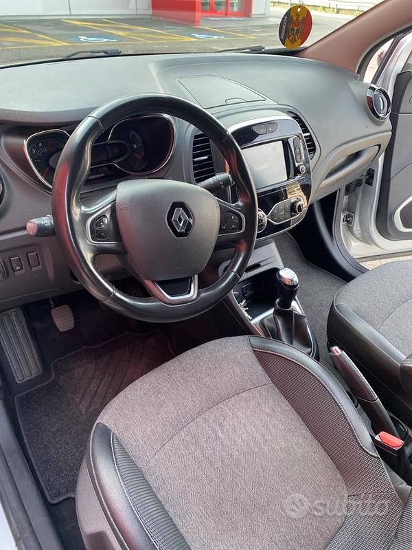 Usata Renault Captur 2019 Grigio SUV