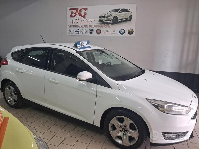 Usata Ford Focus 100 CV (73 kW) 2018 Bianco Berlina