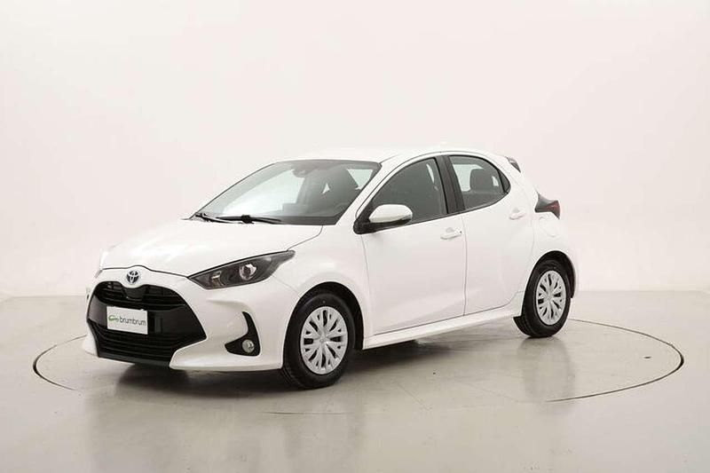 Usata Toyota Yaris Hybrid Business Edition 116 CV (85 kW) 2023 Bianco Utilitaria