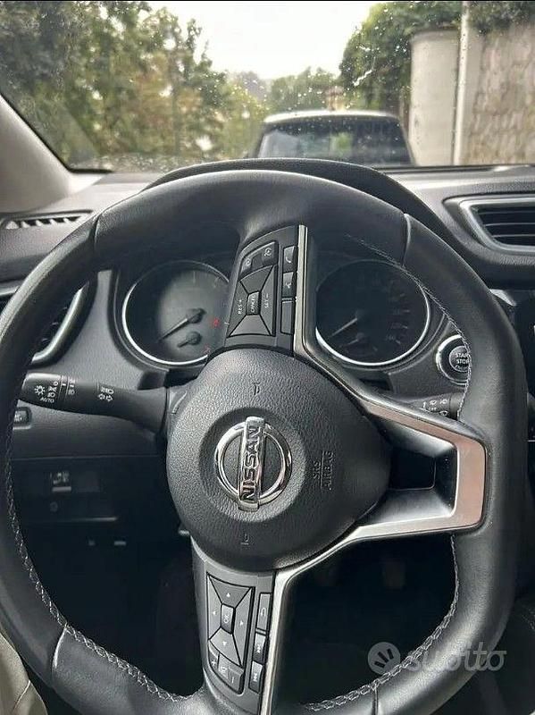 Usata Nissan Qashqai N-Connecta 140 CV (102 kW) 2021 Grigio SUV