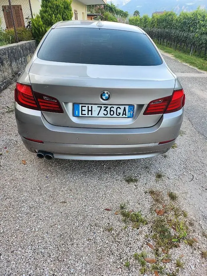 Usata BMW 530 258 CV (189 kW) 2011 Giallo Station wagon