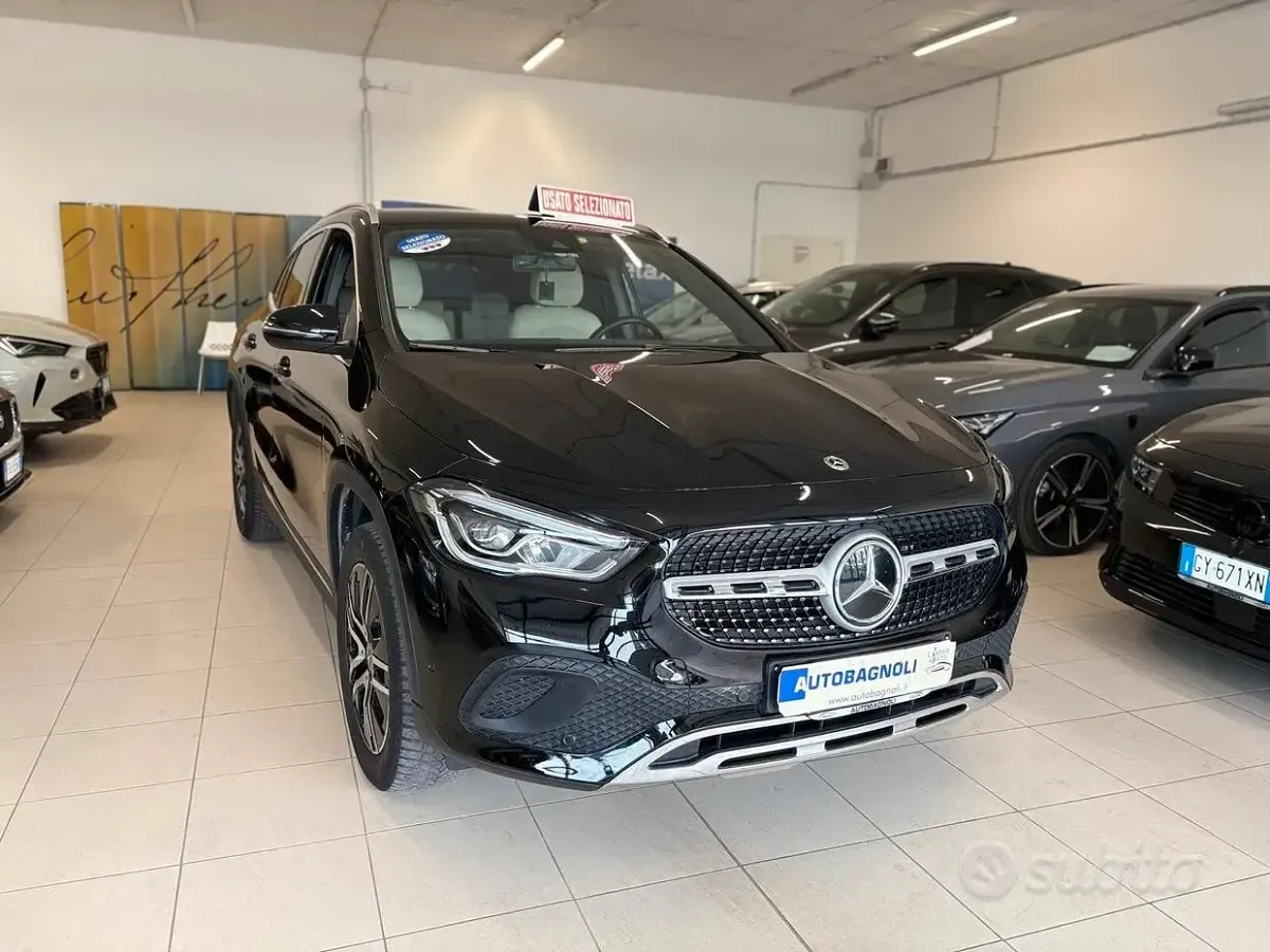 Gebraucht Mercedes GLA200 150 PS (110 kW) 2022 Schwarz SUV