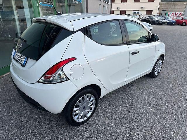 Usata Lancia Ypsilon S 69 CV (50 kW) 2020 Bianco Utilitaria
