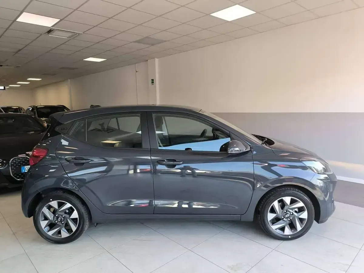 Nuova Hyundai i10 63 CV (46 kW) 2025 Grigio Utilitaria