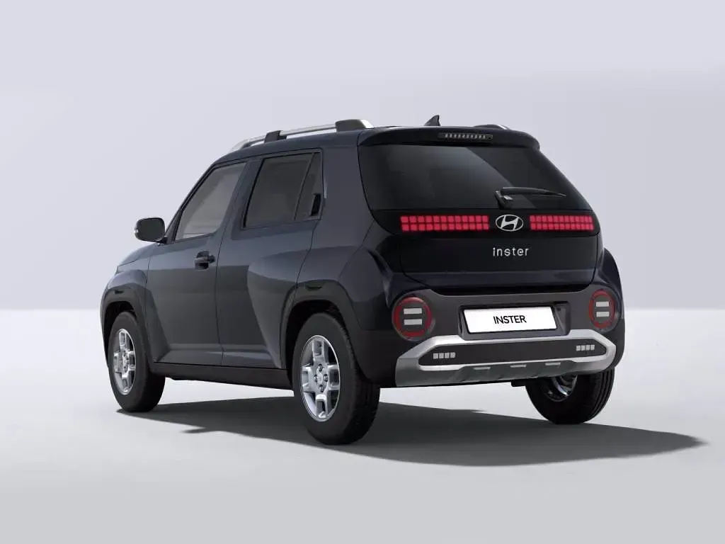 Nieuw Hyundai Inster 84 kW (115 PK) 2025 Zwart Hatchback