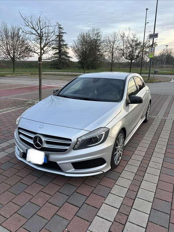 Usata Mercedes A180 Premium 109 CV (80 kW) 2015 Berlina