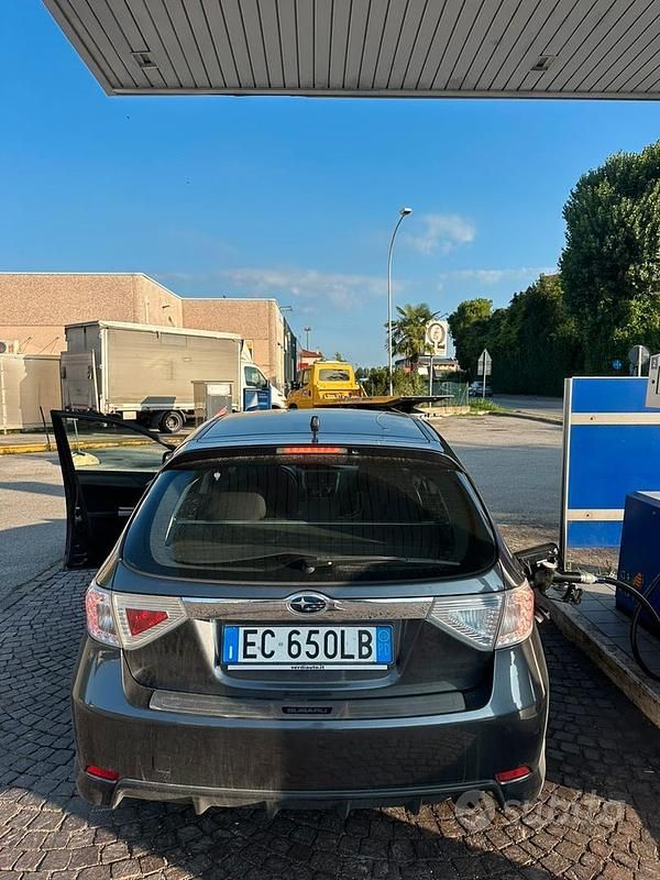 Usata Subaru Impreza 150 CV (110 kW) 2011 Grigio Monovolume