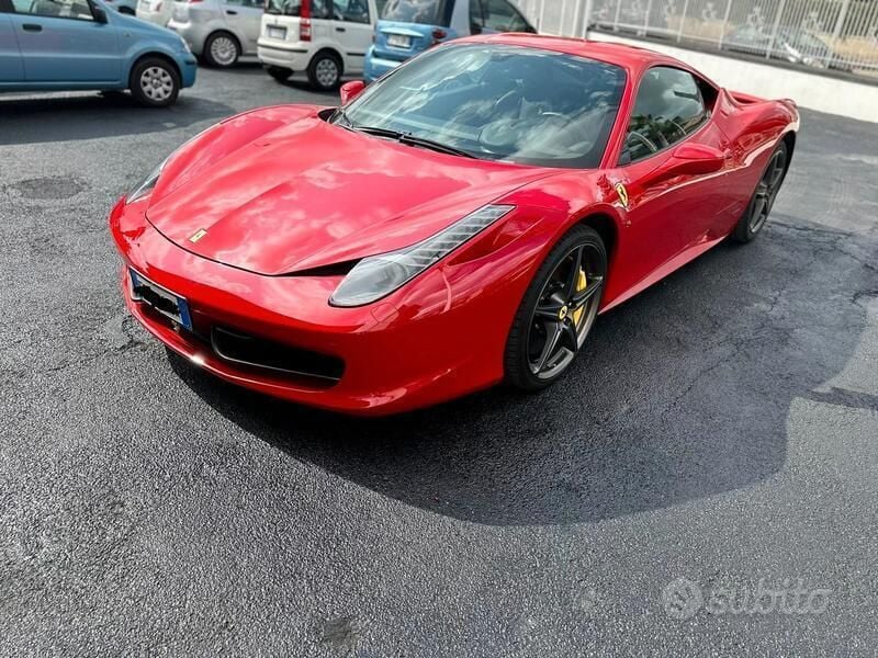 Usata Ferrari 458 566 CV (416 kW) 2011 Rosso Coupé