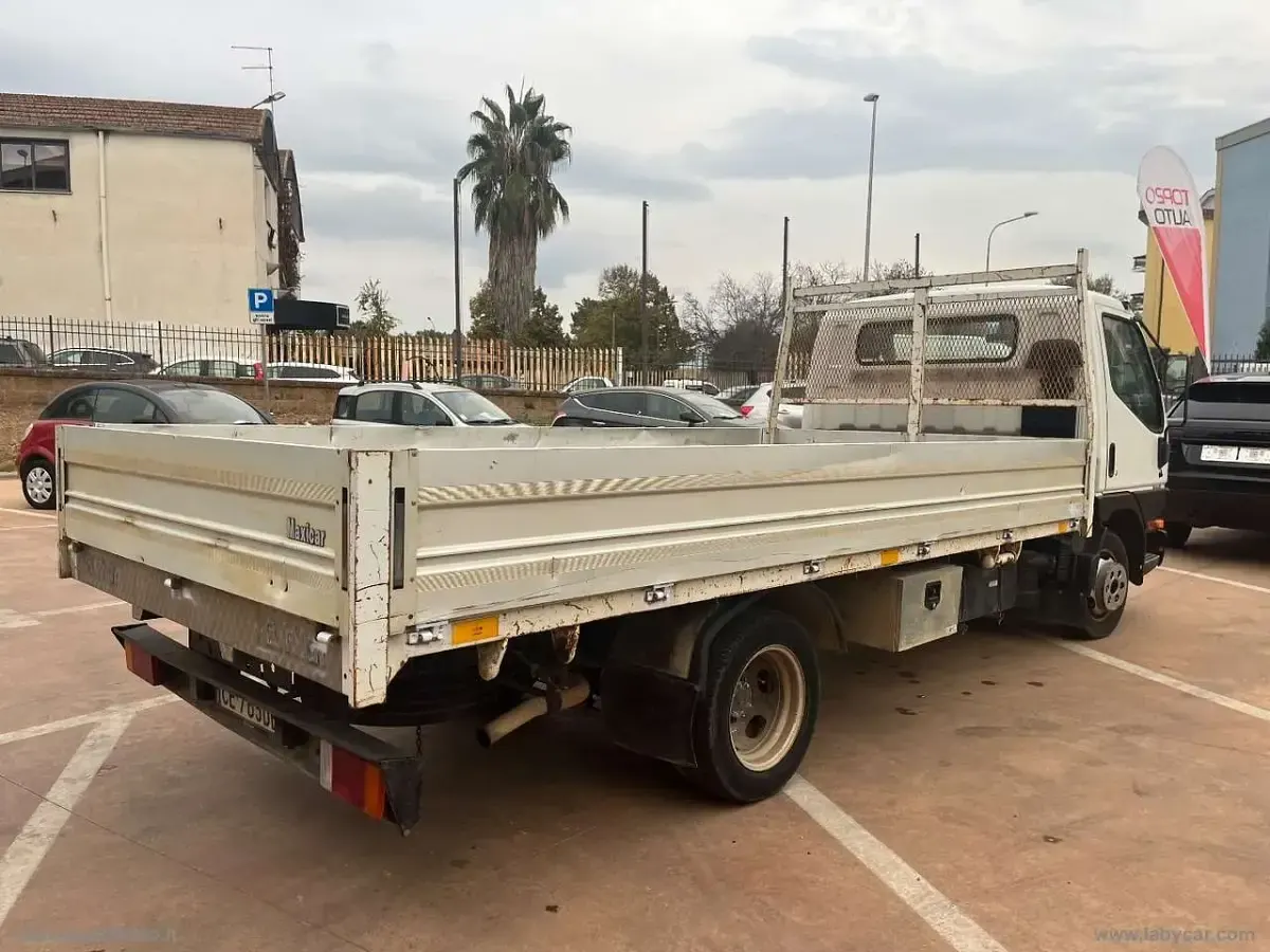 Usata Mitsubishi Canter 125 CV (91 kW) 2004 Bianco Cabrio