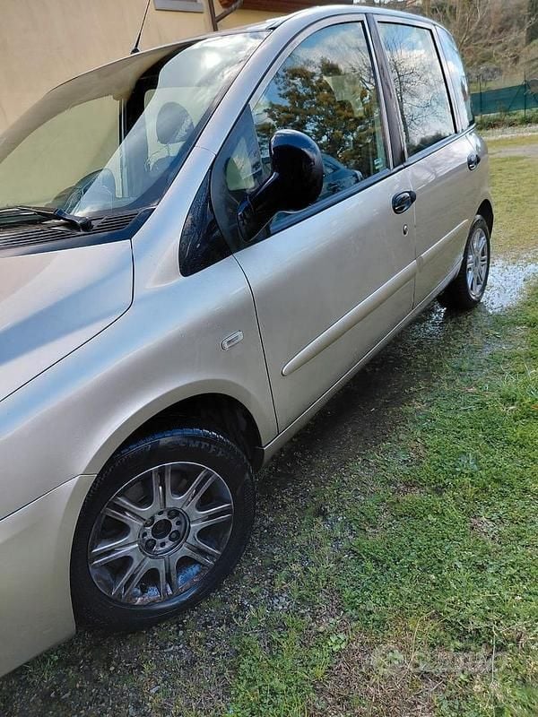 Usata Fiat Multipla Dynamic 120 CV (88 kW) 2007 Beige Monovolume