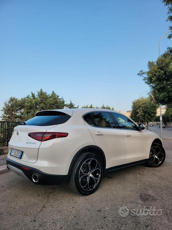 Usata Alfa Romeo Stelvio Executive 180 CV (132 kW) 2018 Bianco SUV